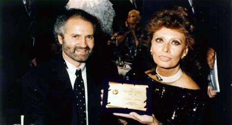 gianni versace 1982 occhio d0oro|versace artist.